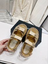 Load image into Gallery viewer, SE1019 CC Sandals / Size5-10
