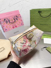 Load image into Gallery viewer, GC519 GG Toiletry Case / 10.2inch
