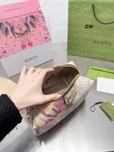 Load image into Gallery viewer, GC519 GG Toiletry Case / 10.2inch
