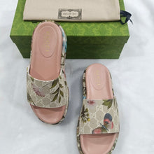 Load image into Gallery viewer, SE1053 GG Flora Slide Sandal / Size5-10
