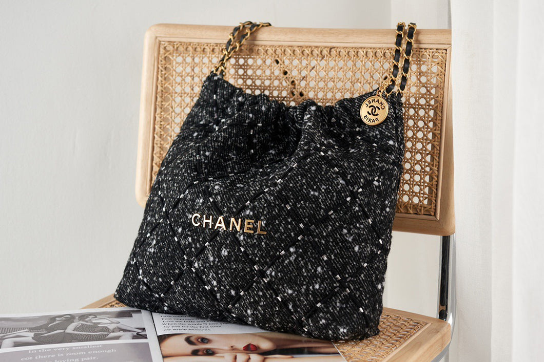 CC613 CC 22 Handbag NEW / HIGHEST QUALITY VERSION / Small Size