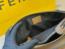 Load image into Gallery viewer, FF149 By The Way Medium / 10.6x5.9x5.1inch
