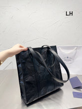 Load image into Gallery viewer, PD213  Small Antique Nappa Leather Tote / 13x11.8x3.3inch
