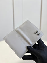 Load image into Gallery viewer, LB644 Pocket Organizer / HIGHEST QUALITY VERSION / 3.1 x 4.3 x 0.4 inches
