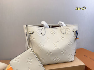 LB770 Neverfull MM / 12.2 x 11 x 5.5 inches