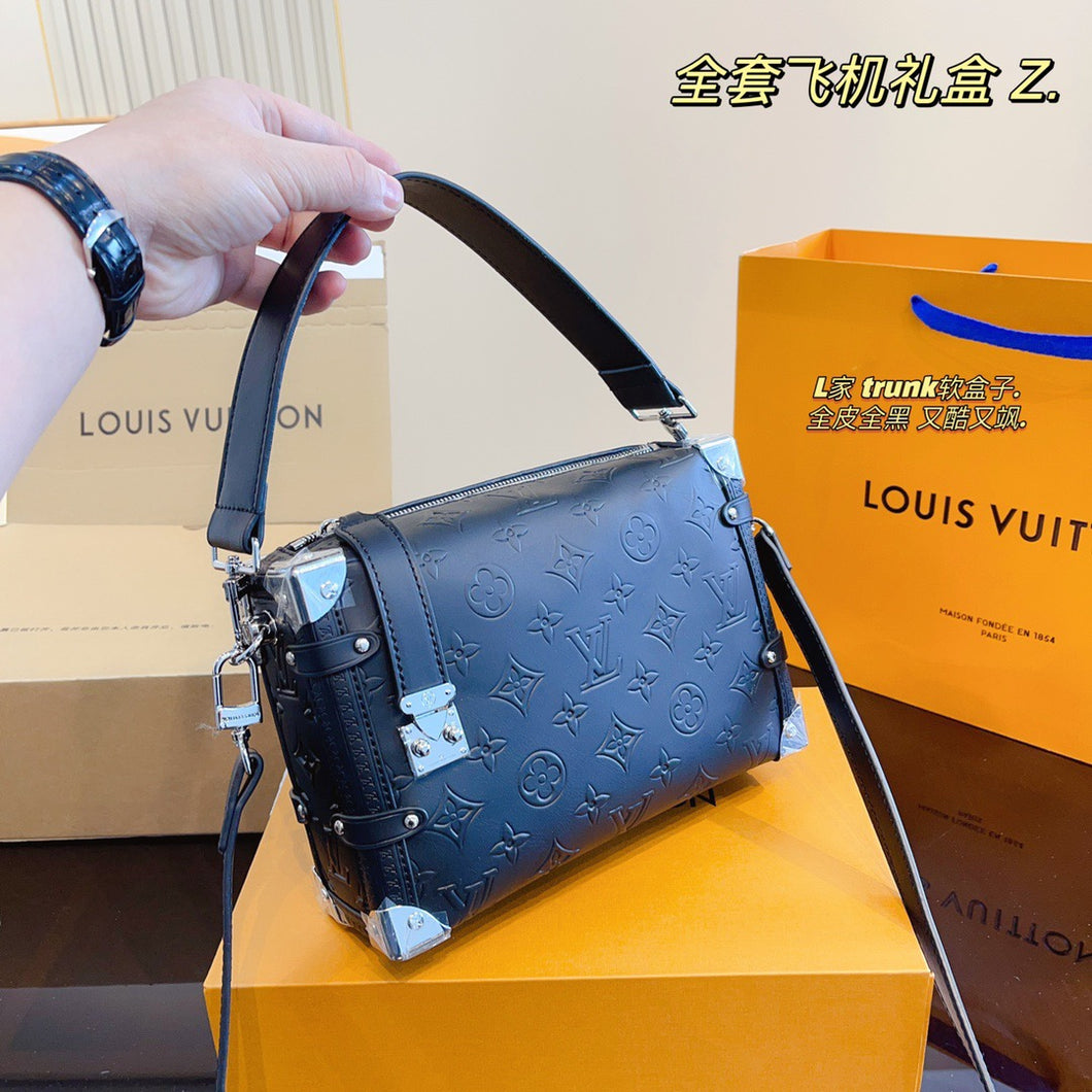 LB768 Side Trunk /  8.3 x 5.5 x 2.4 inches