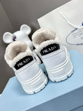 Load image into Gallery viewer, SE934 DR Sneakers / Size5-9
