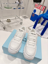 Load image into Gallery viewer, SE933 DR Sneakers / Size5-9
