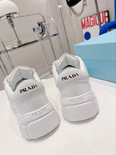 Load image into Gallery viewer, SE933 DR Sneakers / Size5-9
