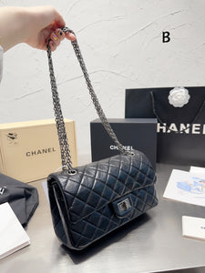 CC692 2.55 Handbag / 6.2 × 9.4 × 2.9 in