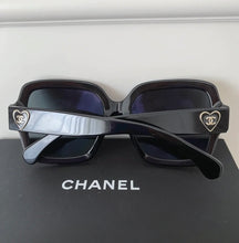 Load image into Gallery viewer, JW619 CC Square Sunglasses / 56x50x130mm
