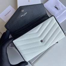 Load image into Gallery viewer, YSK178 Wallet in Grain De Poudre Embossed Leather
