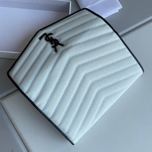 Load image into Gallery viewer, YSK178 Wallet in Grain De Poudre Embossed Leather
