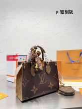 Load image into Gallery viewer, LB772 OnTheGo PM / 9.8 x 7.5 x 4.5 inches
