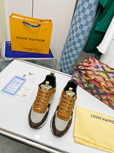 Load image into Gallery viewer, SE1024 LB Run Away Sneakers / Size4-10
