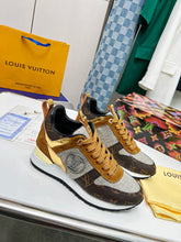 Load image into Gallery viewer, SE1024 LB Run Away Sneakers / Size4-10
