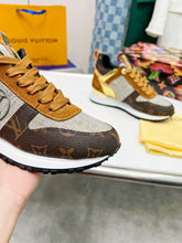 Load image into Gallery viewer, SE1024 LB Run Away Sneakers / Size4-10
