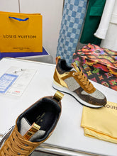 Load image into Gallery viewer, SE1024 LB Run Away Sneakers / Size4-10
