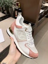 Load image into Gallery viewer, SE1025 LB Run Away Sneakers / Size4-10
