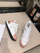 Load image into Gallery viewer, SE1025 LB Run Away Sneakers / Size4-10
