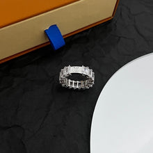 Load image into Gallery viewer, JW696 LB Rings
