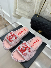 Load image into Gallery viewer, SE1020 CC Slippers / Size5-10
