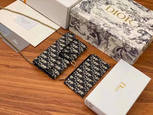 Load image into Gallery viewer, DR231 Saddle Wallet / Wallet on the Chain
