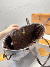 Load image into Gallery viewer, LB712 Neverfull MM / 12.2 x 11 x 5.5 inches
