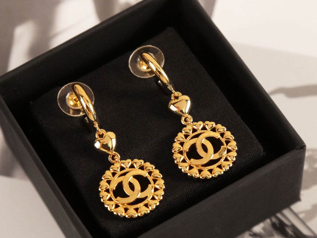 JW687 CC Earrings