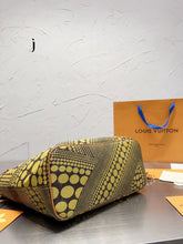 Load image into Gallery viewer, LB736 Neverfull / 12.2 x 11 x 5.5 inches
