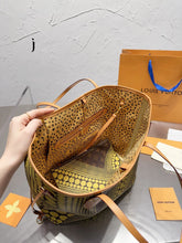 Load image into Gallery viewer, LB736 Neverfull / 12.2 x 11 x 5.5 inches
