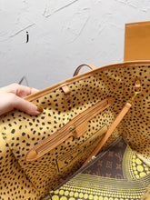 Load image into Gallery viewer, LB736 Neverfull / 12.2 x 11 x 5.5 inches
