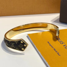 Load image into Gallery viewer, JW693 LB Bracelet
