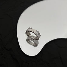 Load image into Gallery viewer, JW696 LB Rings
