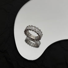 Load image into Gallery viewer, JW696 LB Rings
