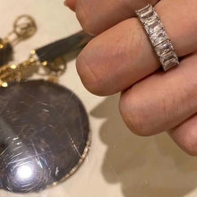 Load image into Gallery viewer, JW696 LB Rings
