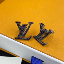 Load image into Gallery viewer, JW698 LB Earrings
