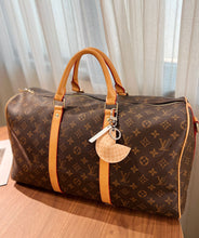 Load image into Gallery viewer, JW699 LB Bag Charm
