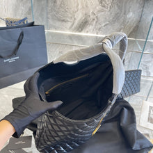 Load image into Gallery viewer, YSK191 Icare Maxi Shopping Bag in Quilted Lambskin/38/58 X 43 X 8 cm / 15/22.8 X 16.9 X 3.1 inches
