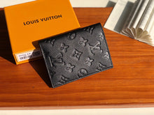 Load image into Gallery viewer, LB679 Passport Cover / HIGHEST QUALITY VERSION
