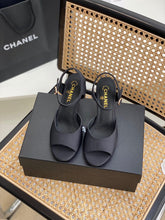 Load image into Gallery viewer, SE909 CC Sandals / Size5-9
