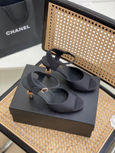 Load image into Gallery viewer, SE909 CC Sandals / Size5-9
