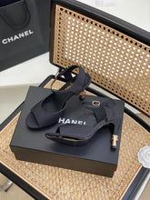 Load image into Gallery viewer, SE909 CC Sandals / Size5-9
