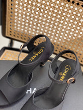 Load image into Gallery viewer, SE909 CC Sandals / Size5-9
