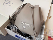 Load image into Gallery viewer, PD176 Leather bucket bag / 7.9x9.8x5.5inch
