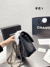 Load image into Gallery viewer, CC623 Classic Flap Handbag / 6 × 9.9 × 2.5 in
