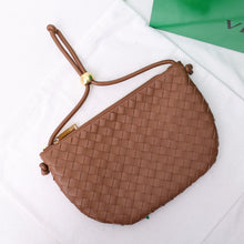 Load image into Gallery viewer, BV039 Turn Purse / Small/Medium
