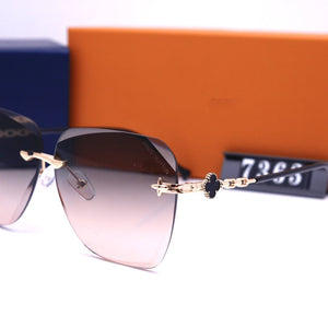 JW623 LB Petal Cat Eye Sunglasses