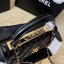 Load image into Gallery viewer, CC641 Flap Bag with Top Handle / 6.6 × 9.8 × 4.7 in
