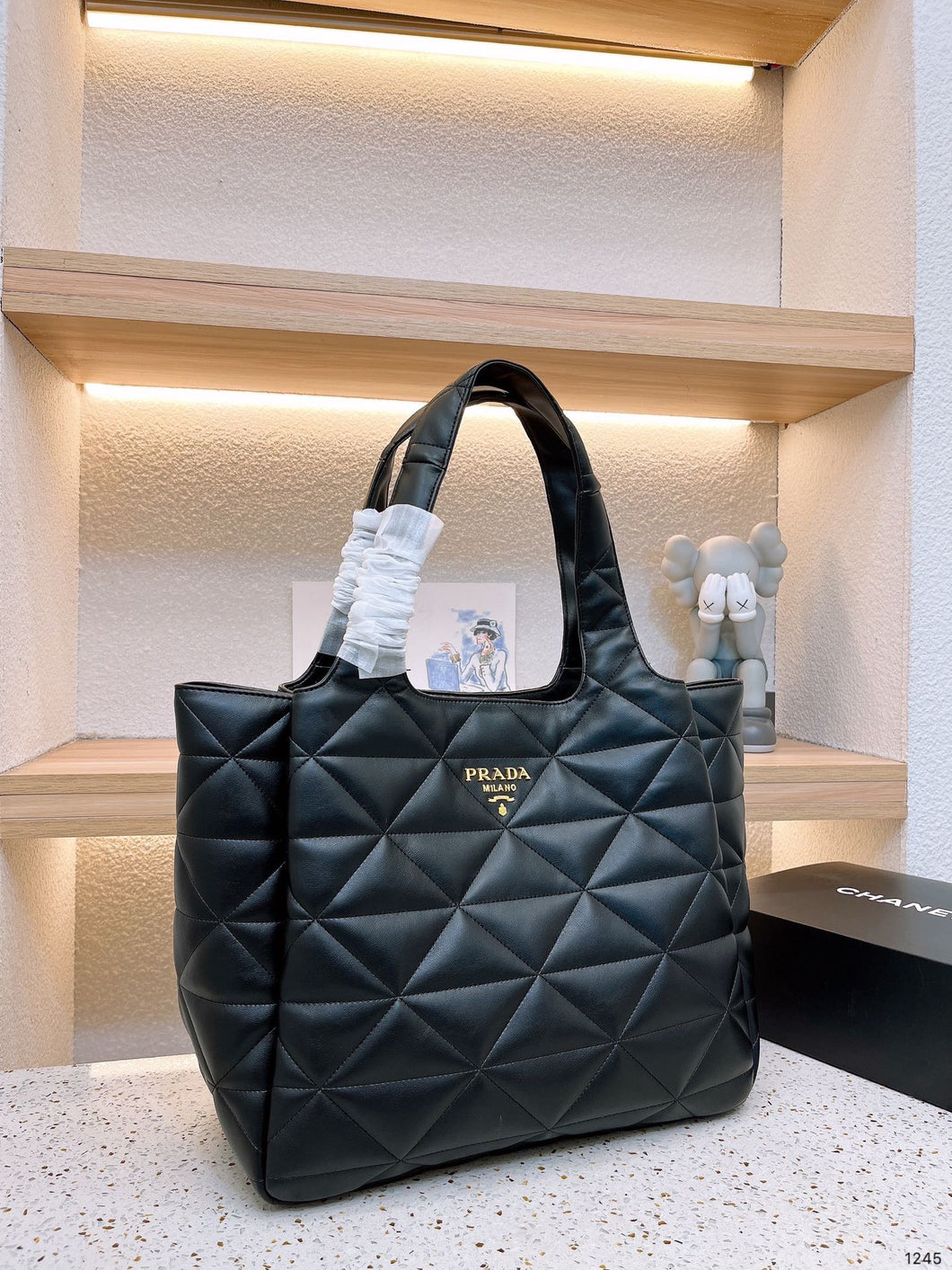 PD186 Medium, Topstitched nappa-leather Tote Bag / 10.6x5.1x12.2inch